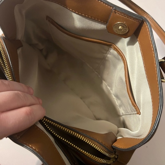 Nine West tan purse!! 👜 - Picture 5 of 8